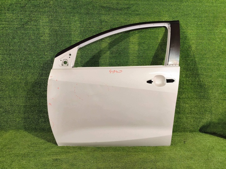 portière avant sinistre gauche avant TOYOTA YARIS IV NR.4940