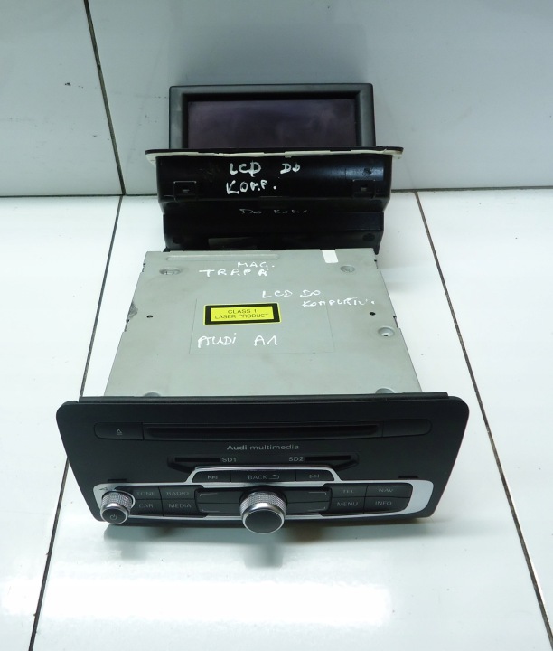AUDI A1 RADIO CD 8X0035678D Bildschirm, LCD