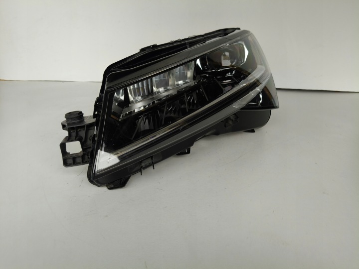 Licht links REFLEKTOR SKODA SUPERB III 3 3V 3V0 19- LIFT FULL LED