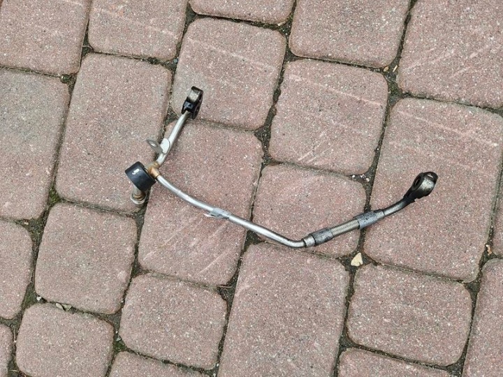 wiring hose oil turbo of the turbine Opel Insignia B 55500461