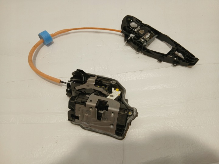 BMW 5 G30 LCI lock door right rear part rear 7477690