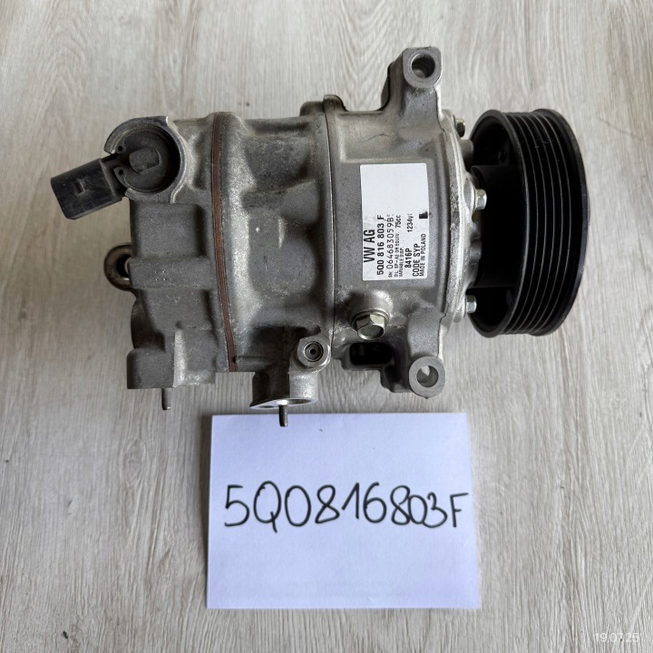 compressor; pump of the air conditioning compressor VW VOLKSWAGEN 5Q0816803F