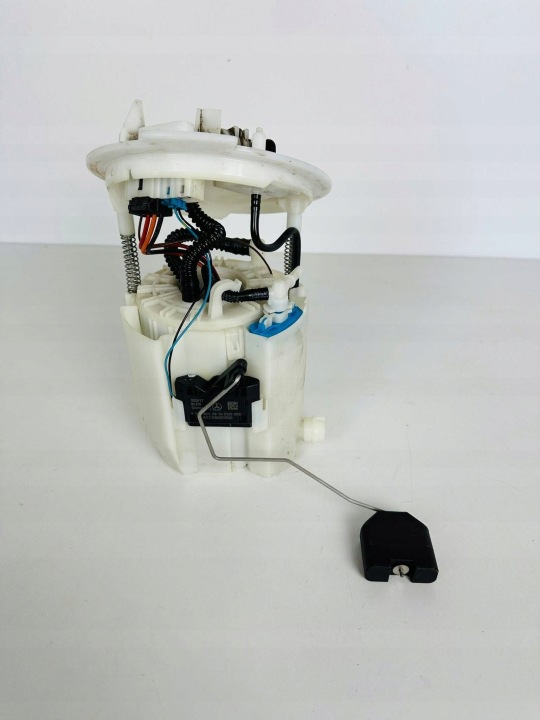 MERCEDES W213 3.0 V6 AMG E43 Pompe alimentation carburant PLYWAK A2054708501