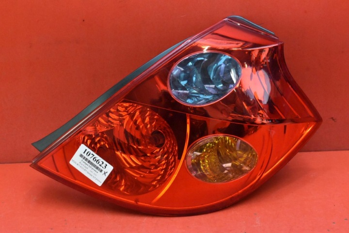 Licht rechts heck hinten 92402-1H0 KIA CEED 1 und 5D HB 06-10