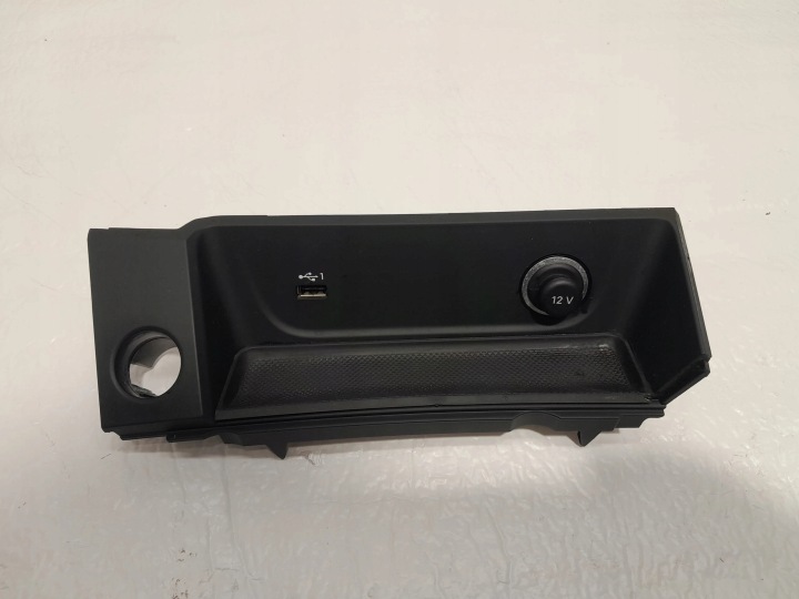 AUDI A4 B9 LIFT Adattatore PORT USB 8W1864131C