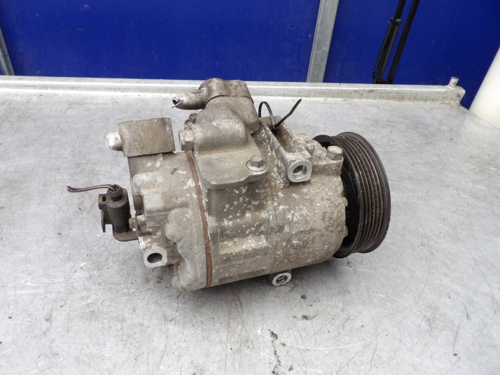 Seat Ibiza III compressor of the air conditioning 6Q0820803D 447220-8127