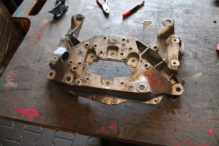 4566. tartó Sebesség Valtók SEBESSÉGVÁLTÓ AUDI 80A399262AA