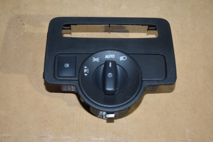 IDEALNY PANEL WLACZNIKOW Lumières MERCEDES VITO W447 1