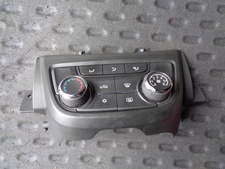 PANEL klimatizaci 13429876 OPEL ZAFIRA C