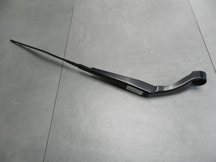 Audi S3 A3 8Y wiper arm left 8Y1955407