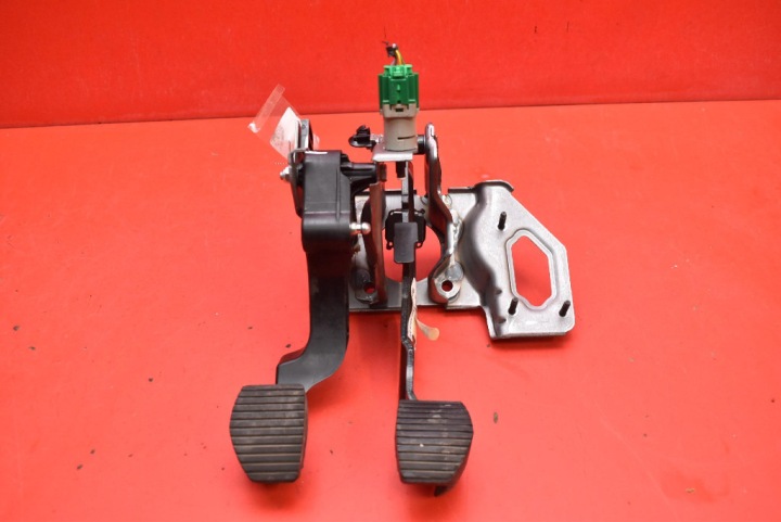 PEDAL pedale spojka brzda EU 9682171580 CITROEN C3 III 1.2 PURETECH