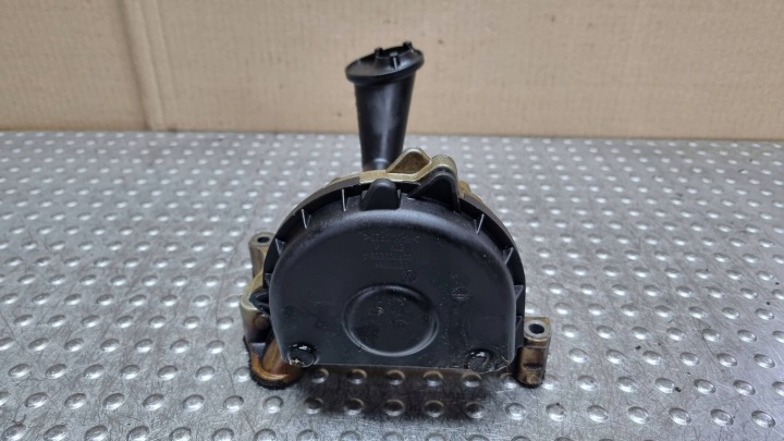 oil pump 03F115105C VW POLO IV LEON II A1 8X TOURAN and YETI 1.2 TSI CBZ