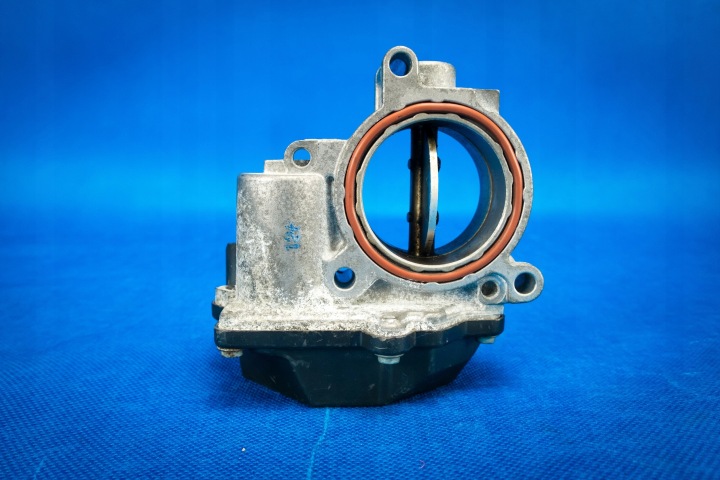 Vanne boitier papillon de l’air Audi A8 4H Q7 4L 057128063E