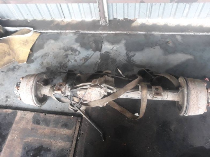 differenziale PONTE POSTERIORE RINFORZO PARAURTI DIFFERENZIALE differenziale BLIZNIAK VOLKSWAGEN LT 28 281525053A