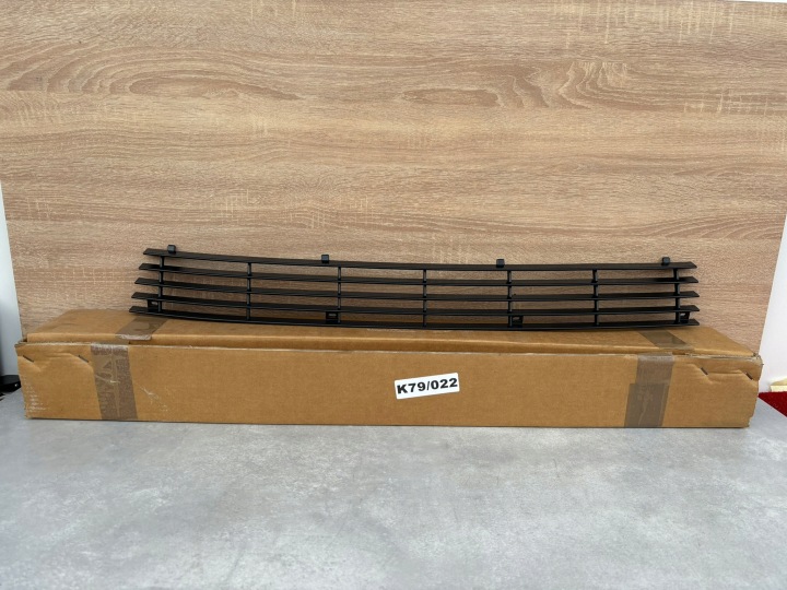 MASERATI QUATTROPORTE 1996-2000 NEUF ORIGINAL GRILLE PARE CHOC K79/022