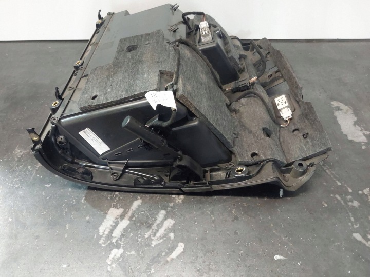 Ολοκληρωμένο διαμέρισμα σκάφους Audi A3 8P 8P1857035E 12