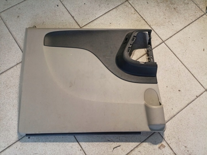 Laterale / lato PORTA Portiera posteriore sinistra Bocchetta Chrysler Town and Country 5 facelift 2012