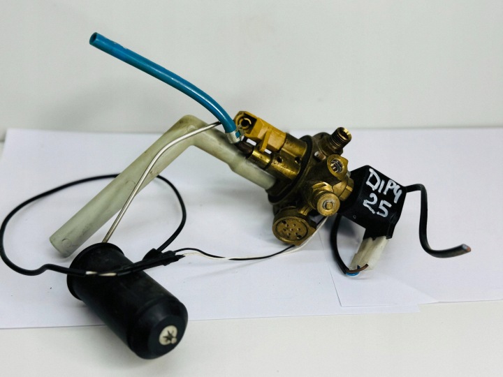 Kraftstoffpumpe Förderpumpe mitte FIAT DUCATO 67R013018 GENUINE