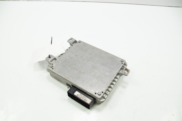 computer of the engine ECU RQT100024 LAND ROVER DISCOVERY