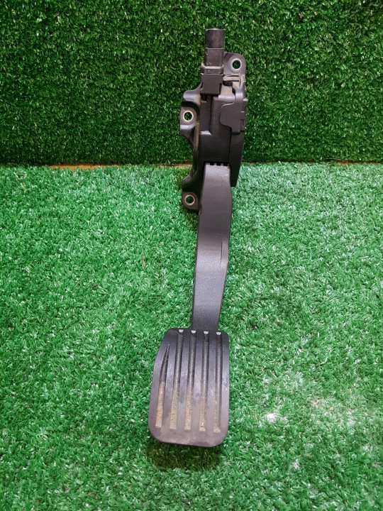 plynový pedál FORD S-MAX 6G92-9F836-JD