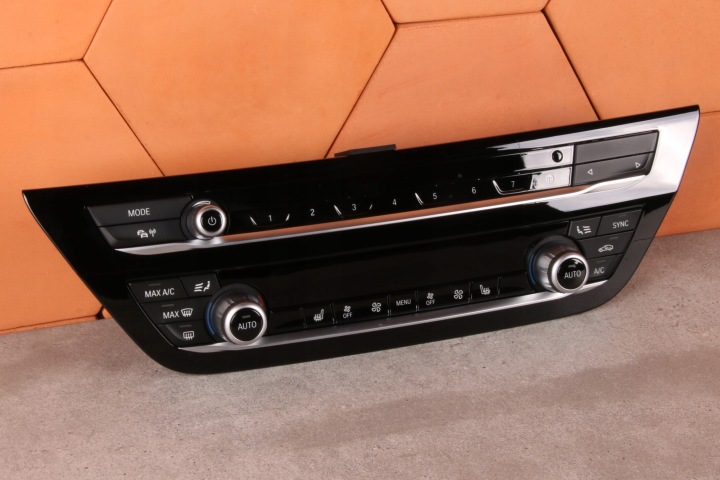 BMW M5 F90 LCI G30 G31 G32 PANEL klími klimatizaci RADIA AUDIO 5A48005