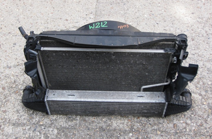 MERCEDES W212 LIFT E-KLASA KOMPLET radiatore A2045000100