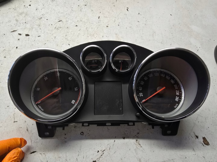 OPEL ZAFIRA C Instruments tachymètre compte tours Horloge montre tableau bord EUROPA DIESEL AUTOMAT 13460581 BA1P