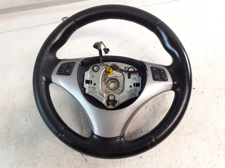 BMW E90 E87 volant SKORZANA