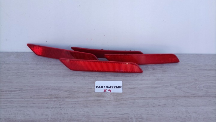 JAGUAR and-PACE right ODBLASK of a bumper rear part light J9D3-13A568 PAK19/422MR