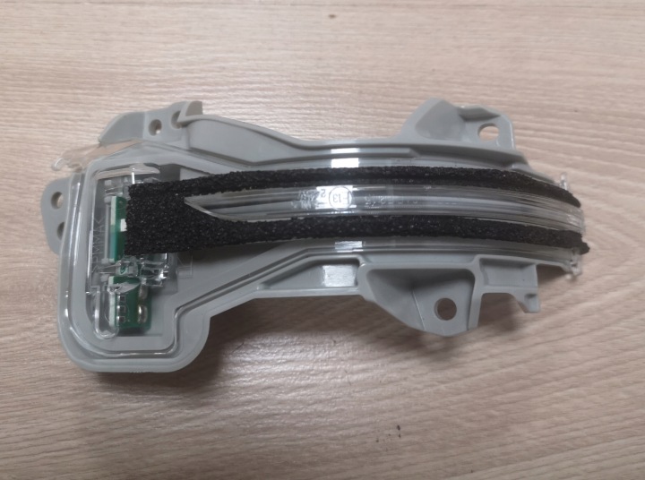 HONDA CR-V CRV V od 2018r indicator of the right mirrors OE