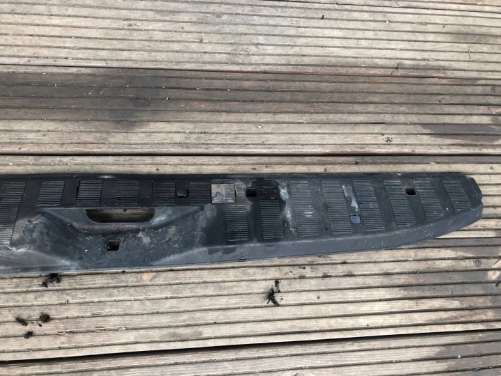 copertura GREMBIALINA modanatura MINIGONNE PORTELLONE COFANO POSTERIORE MERCEDES SPRINTER W906 W9066860074