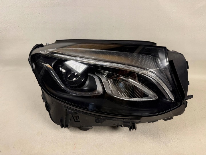 Mercedes W253 Glc 16- Performance Licht rechts vorne vorne