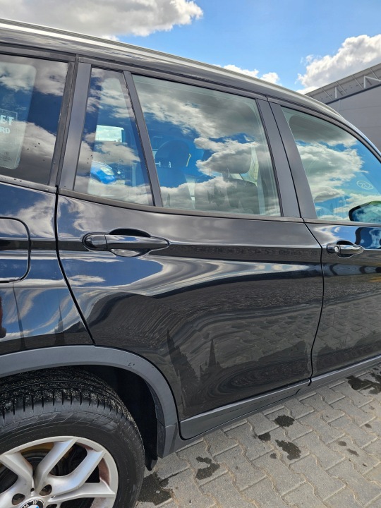 BMW X3 F25 Tür rechts hinten heck komplet Farbe SCHWARZ 2 668