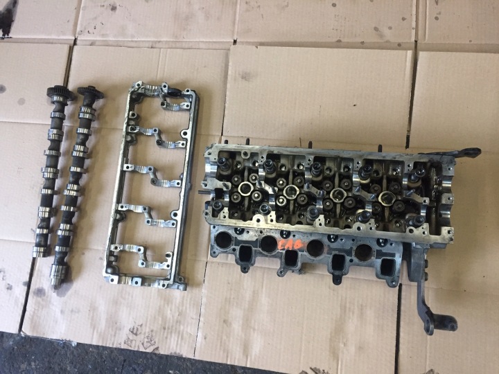 AUDI A4 B8 A5 8T A6 2.0 TDI TESTATA Motore ALBERI A CAMME CAG CAH 03L103373