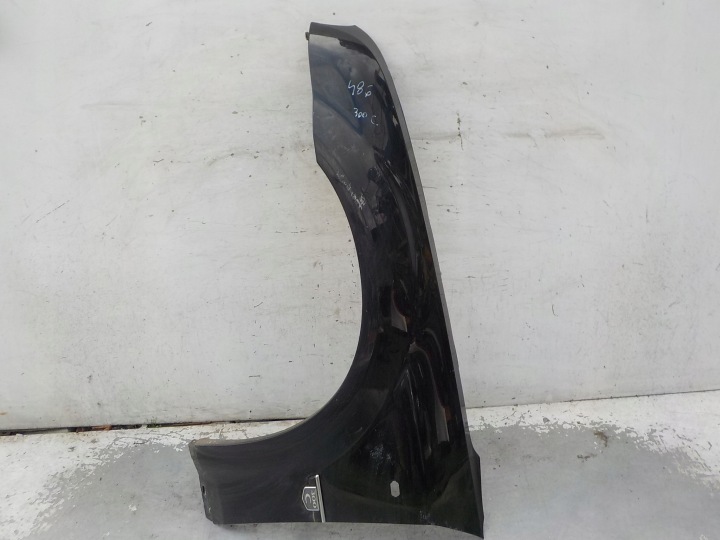 486 CHRYSLER 300 C Kotflügel links vorne vorne