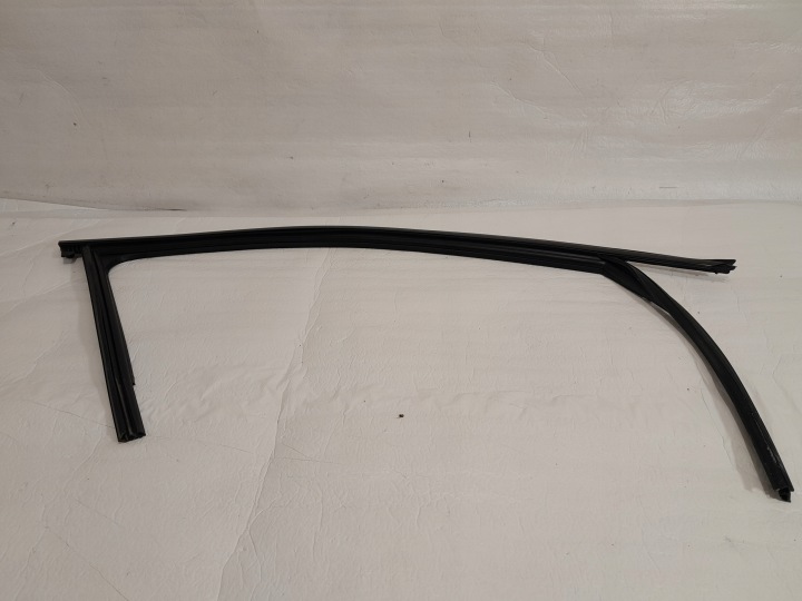 AUDI A4 B9 LIFT moulding UZCZELKA door right front black POLYSK 8W0837432