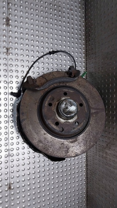 Achsschenkel Radnabe Radlager schenkel rechts vorne 20901 MERCEDES W203 W209 SLK R171