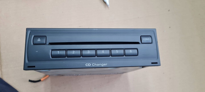 A6 C6 LIFT cserélö CD CZYTNIK 4F0035110A A4 B8 A5