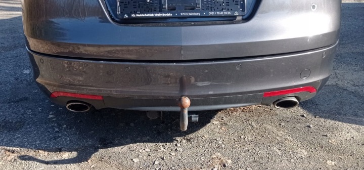 OPEL INSIGNIA A KOMBI 08 rok nárazník záď kompletní PDC kol. Z177