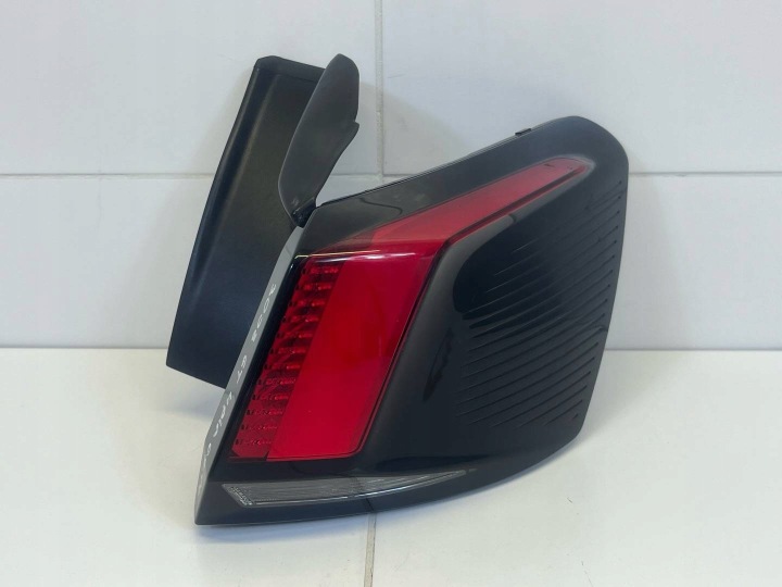 light rear right side Peugeot 3008 2 2019 9810477080