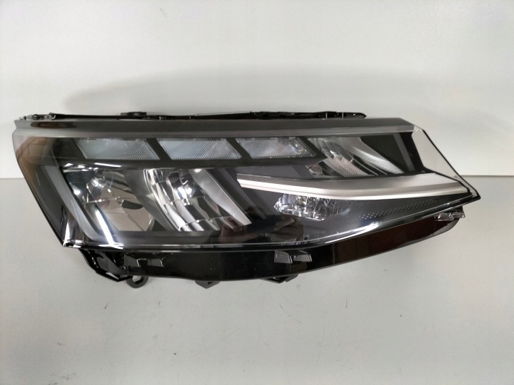 light front reflektor right VW T7 21- FULL LED