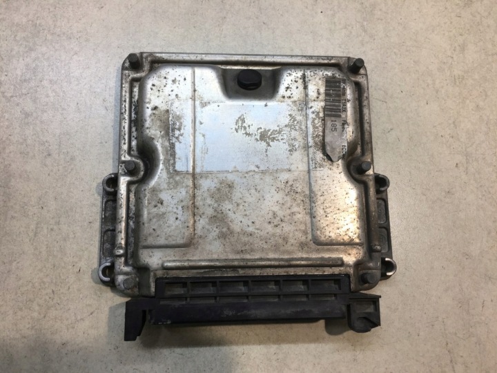 Bedienteil DES MOTORS PEUGEOT 206 2.0 HDI 0281010250
