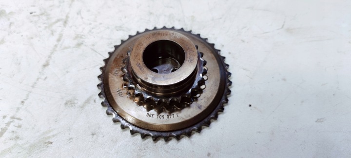 wheel ZEBATE of the gear AUDI A6 C6 3.0TFSI 06E109289