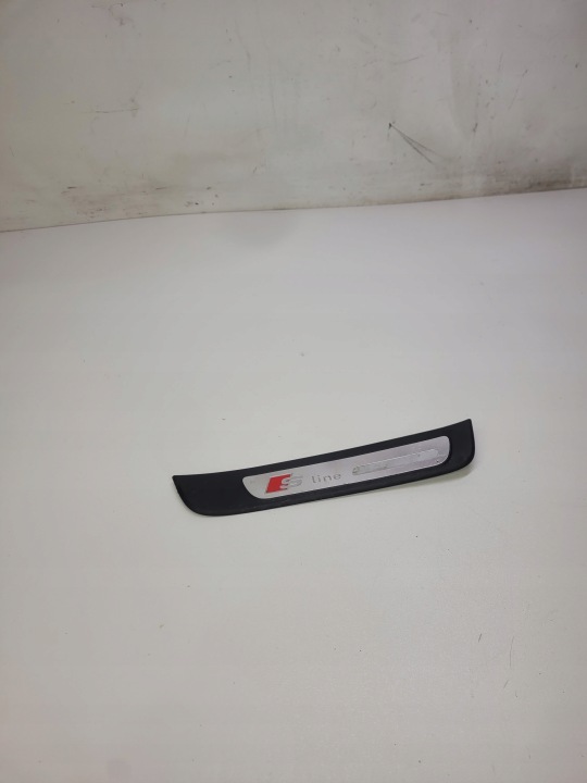 Moulage Jupe Droite Arrière AUDI A4 B8 8K0853376B