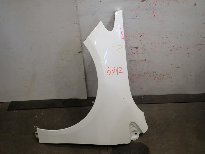 fender front front left MERCEDES B-KLASA W247 2018
