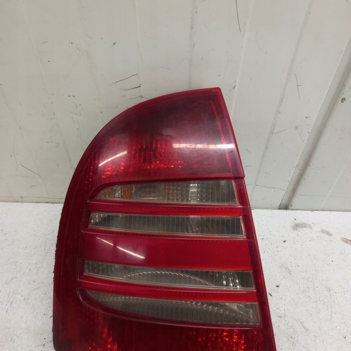 Licht links hinten SKODA SUPERB