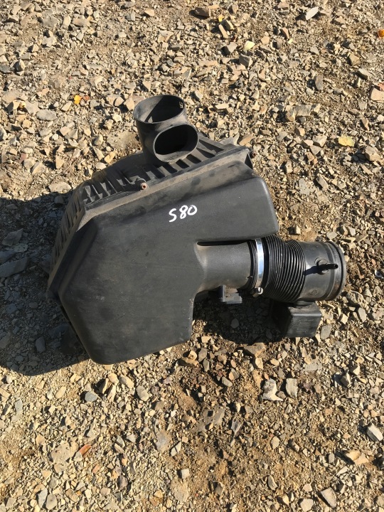 cover of a filter, air VOLVO S80 4.4 V8
