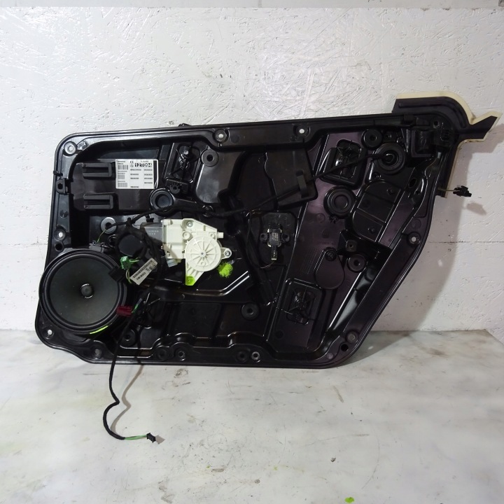 MERCEDES A W176 lift of the window front right