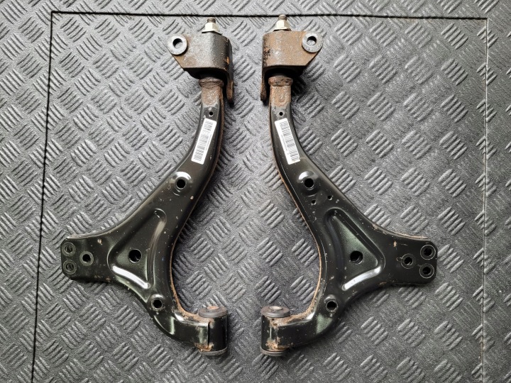 Querlenker unterer vorne vorne links MG HS und 1.5 T TGI AUTOMAT