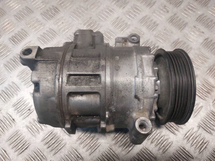 Compresseur Compresseur Climatisateur air conditionné VOLKSWAGEN TOURAN et 2.0 TDI DCP32045